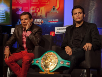 Julio César Chávez confirma que su hijo fue arrestado por la posesión ilegal de un rifle