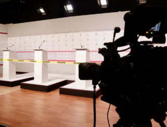 ¿Quiénes serán los moderadores del primer debate Presidencial?: INE perfila a Denise Maerker y Manuel López San Martín