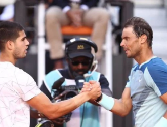 Alcaraz remonta a Nadal en espectáculo de Las Vegas