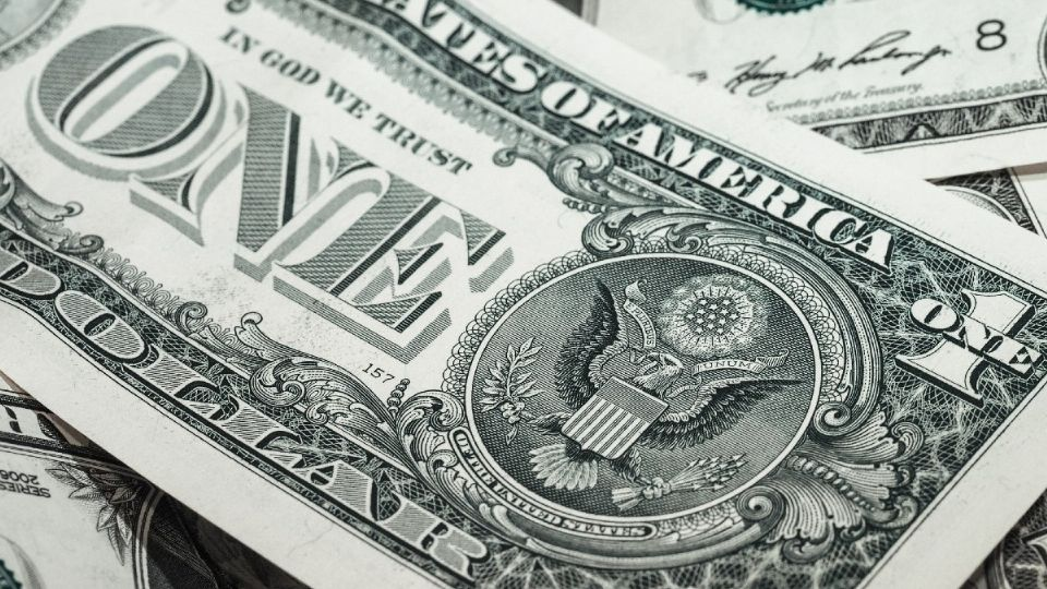 El dólar sigue a la baja y se cotiza en los 16.79 pesos en México este lunes 11 de marzo