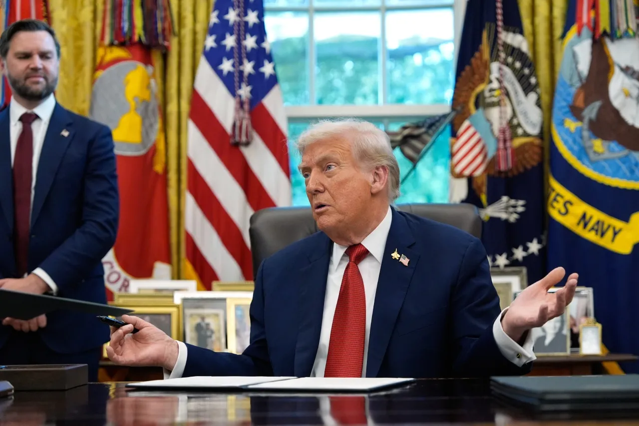 EE.UU. en alerta: Trump impone drásticas medidas comerciales que afectan al 10% de la economía nacional