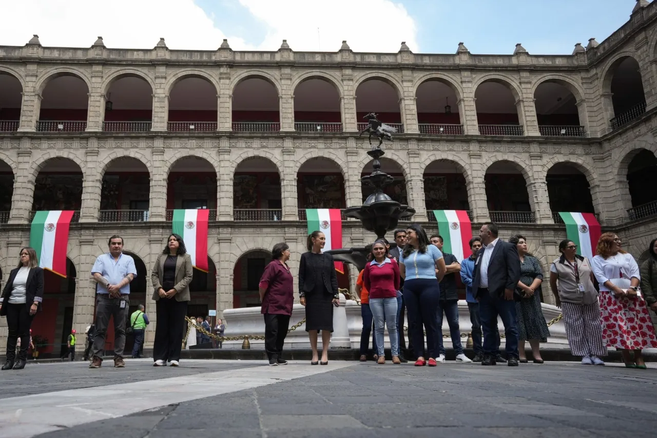 Claudia Sheinbaum impone ritmo a la preparación para emergencias: liderazgo en el segundo simulacro nacional de 2025.