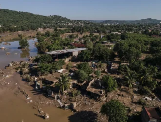 La tragedia en suspenso: Lodo y desesperanza acechan en la zona afectada por las catástroficas lluvias.