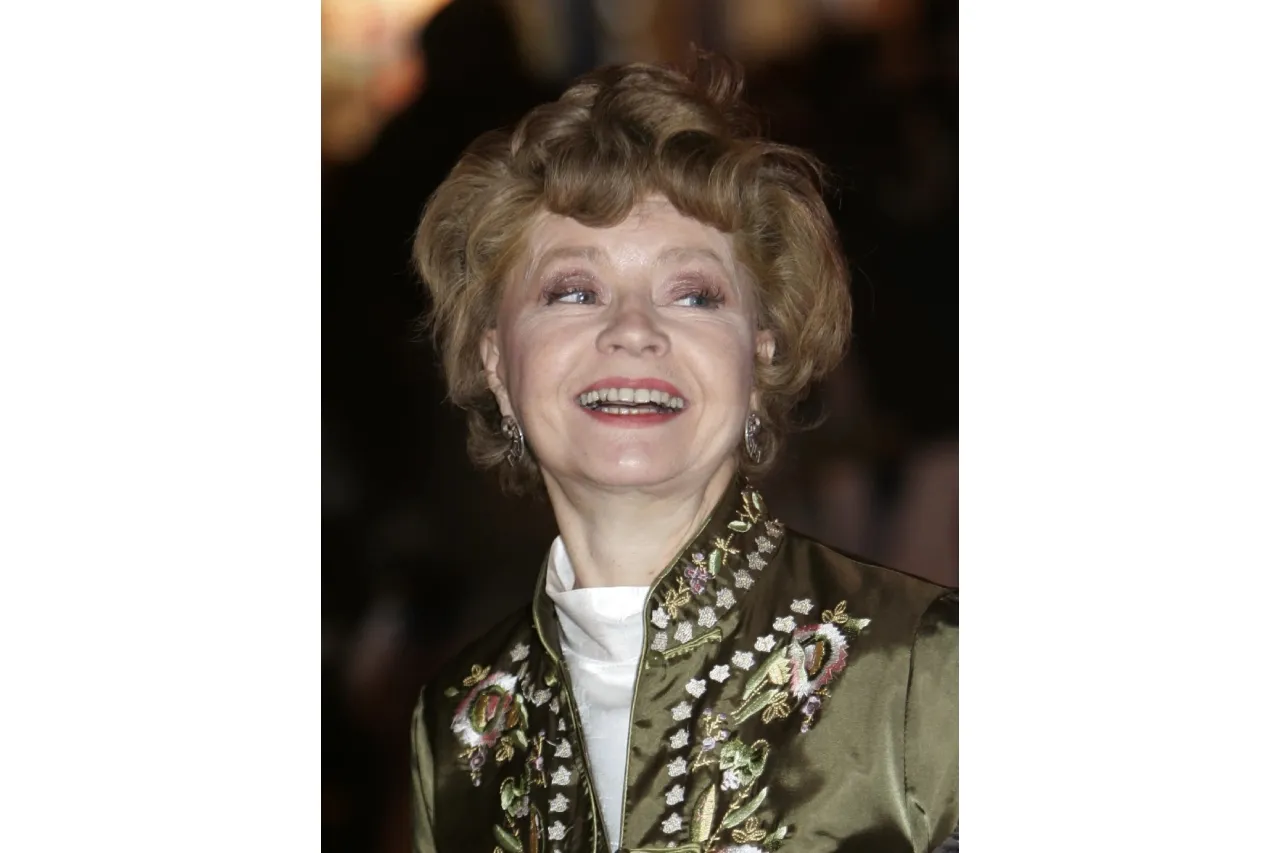 La Legendaria Actriz de «Fawlty Towers» Abre Su Último Capítulo: Recuerdo y Tributo a la Incomparable Prunella Scales La Legendaria Actriz de «Fawlty Towers» Abre Su Último Capítulo: Recuerdo y Tributo a la Incomparable Prunella Scales