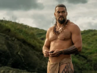 «El poderoso Jason Momoa descubre la fuerza interior: cómo un entrenamiento hawaiano revoluciona su papel en ‘Chief of War'»