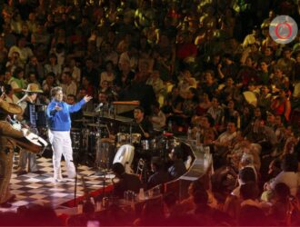 El legado oscuro de un ídolo musical: descubriendo el lado empresarial del mito de Juan Gabriel