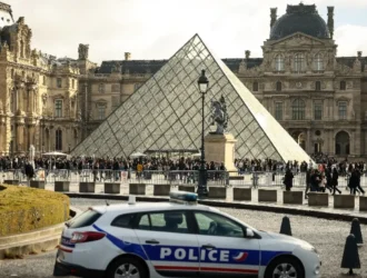 «La justicia se apodera del París cultural: cuatro nuevos detenidos en la investigación sobre el audaz robo al corazón del Louvre»