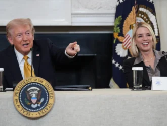 «La sombra de Jeffrey Epstein: Washington confirma investigación sobre vínculos del finado millonario con la elite política estadounidense»