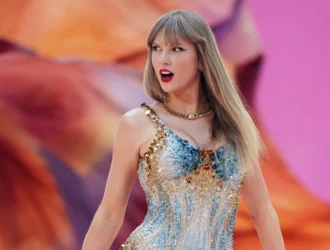 «El secreto detrás del éxito de Taylor Swift: Análisis exhaustivo de sus primeras dos semanas como productora y estrella»