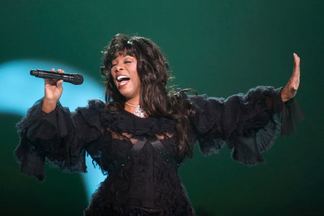 La Reina del Disco, Donna Summer, Recibe Honorífico Ingreso al Salón de la Fama de los Compositores y Productores Discográficos