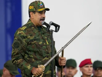 «El gobierno colombiano está dispuesto a brindar protección a Nicolás Maduro en caso de ser forzado a dejar Venezuela, en un gesto que podría generar tensión en la región y cuestiones sobre la condición de fugitivo del líder venezolano»