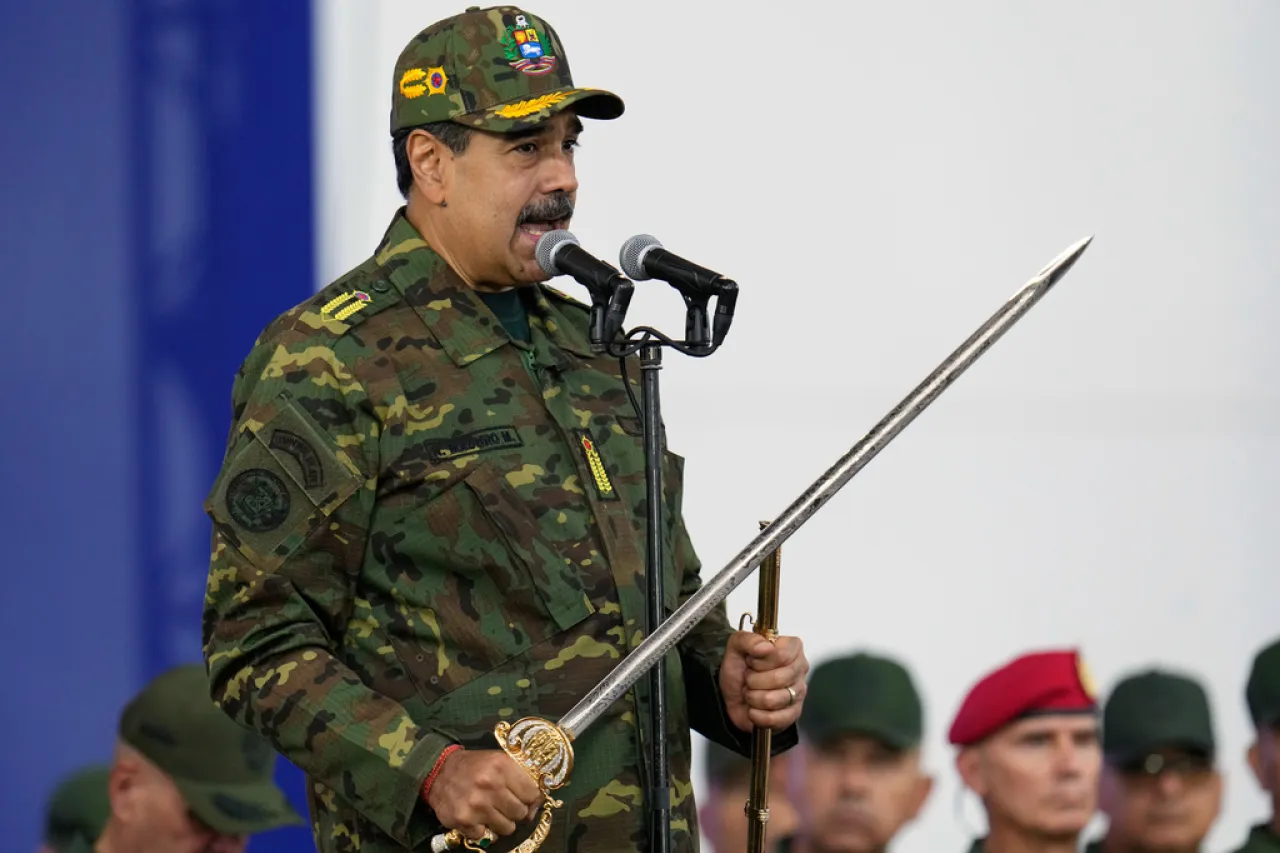 «El gobierno colombiano está dispuesto a brindar protección a Nicolás Maduro en caso de ser forzado a dejar Venezuela, en un gesto que podría generar tensión en la región y cuestiones sobre la condición de fugitivo del líder venezolano»