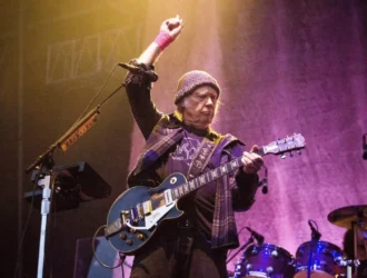 Regalo de Neil Young a Groenlandia: acceso gratuito a todo su catálogo musical