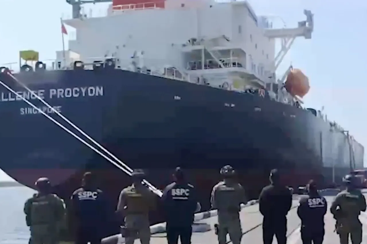 Confirman baja y detención de marinos por huachicol fiscal