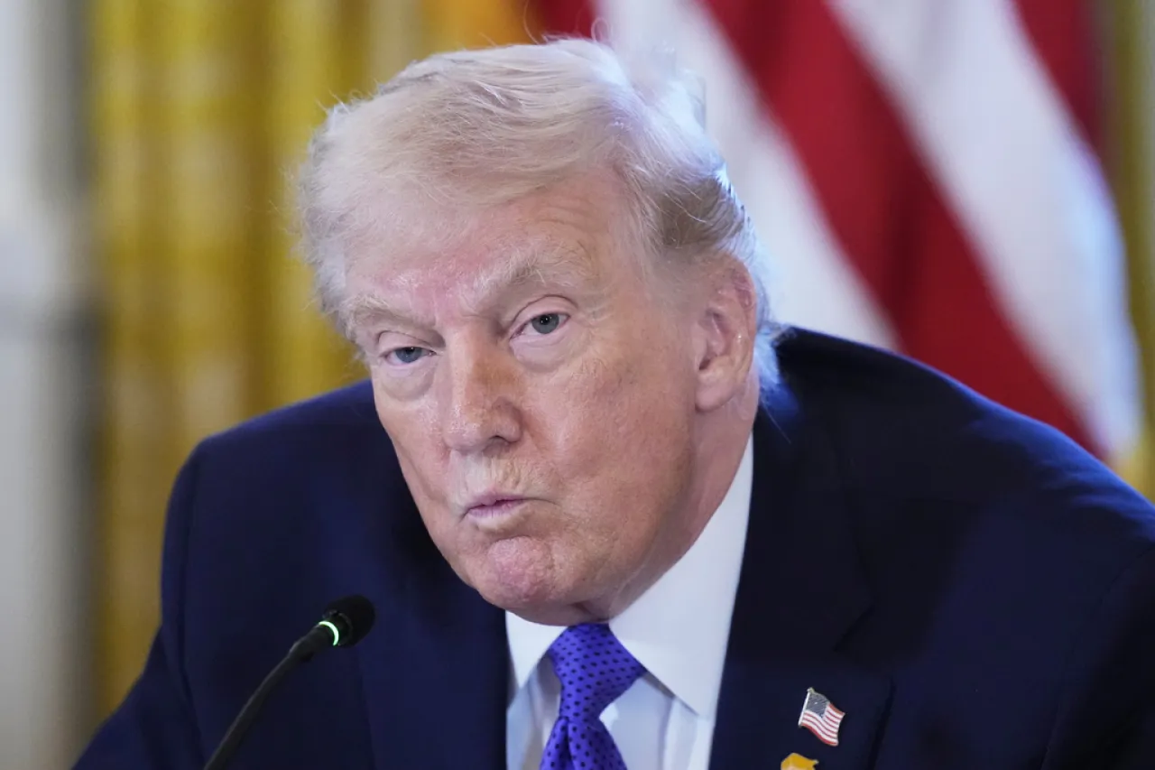 La ambigua respuesta de Trump sobre el uso de la fuerza en Groenlandia: ¿Un golpe de autoridad o un misterio sin resolver?