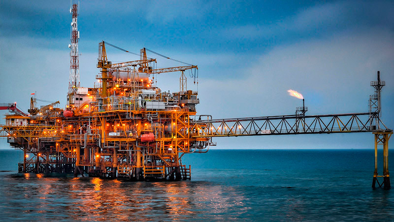 Autoriza EU que petrolera francesa pueda operar en Venezuela