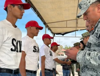 ¿Tienes entre 30 y 40 años? Llama Defensa a resellar la Cartilla Militar