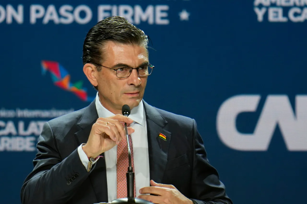 "La educación al alcance de todos: Bolivia apuesta por una enseñanza más interactiva y sin distracciones"